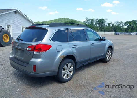 2011 Subaru Outback 2.5I Premium z USA, uszkodzony, nr VIN 4S4BRCCC9B3374352